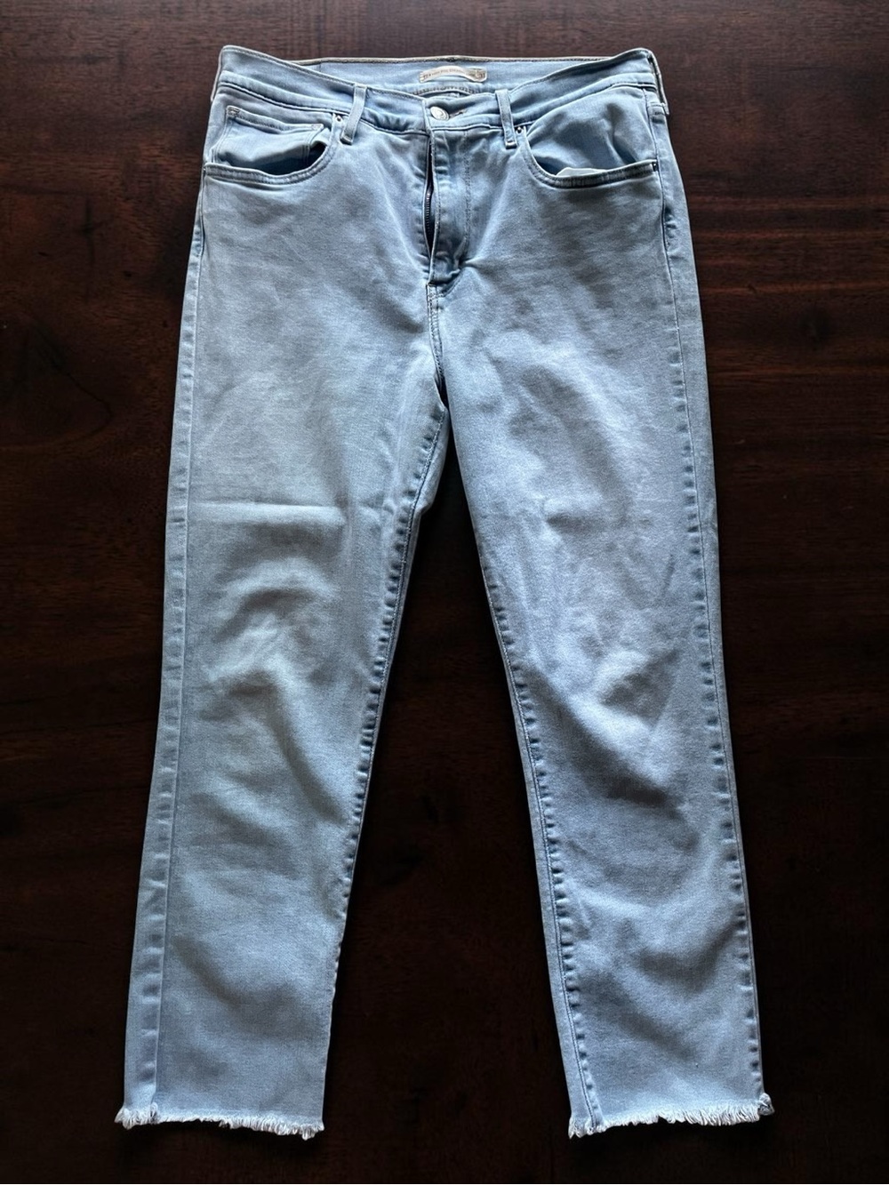 Levi's Women’s 724 High-Rise Straight Leg Cropped Jeans with Frayed‎ Hem Size 31
